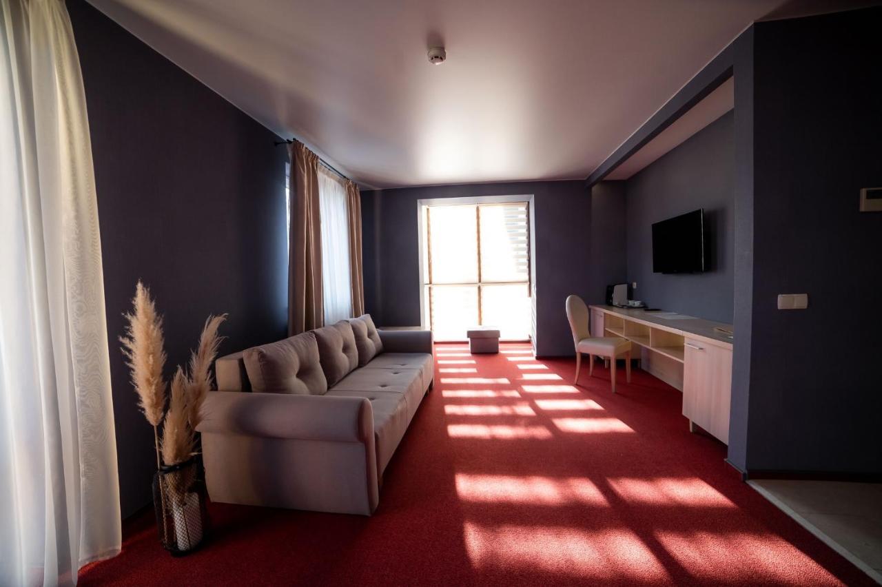 לוצק Sribni Leleky Hotel & Spa מראה חיצוני תמונה