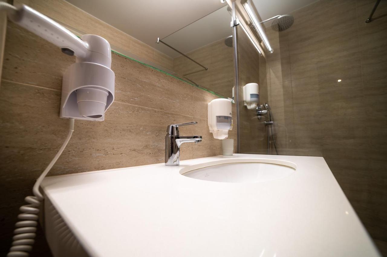 לוצק Sribni Leleky Hotel & Spa מראה חיצוני תמונה