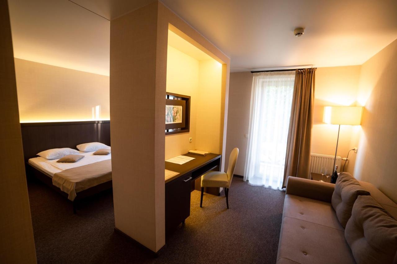 לוצק Sribni Leleky Hotel & Spa מראה חיצוני תמונה